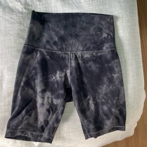 Lululemon 8 inch align shorts size 4